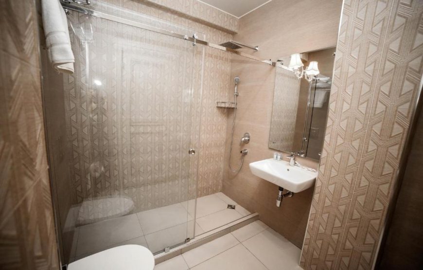 Standard King Size – Included Breakfast