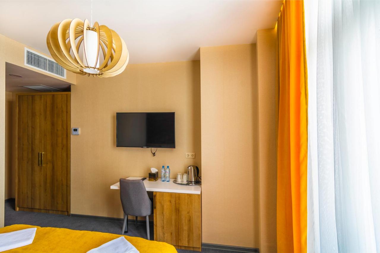 Luxe King Size Room With City View – Included Breakfast