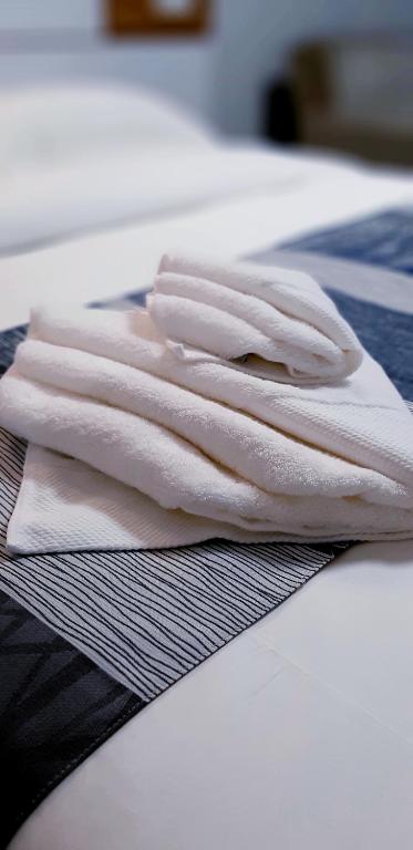 Standard King Size Room With Balcony – Included Breakfast