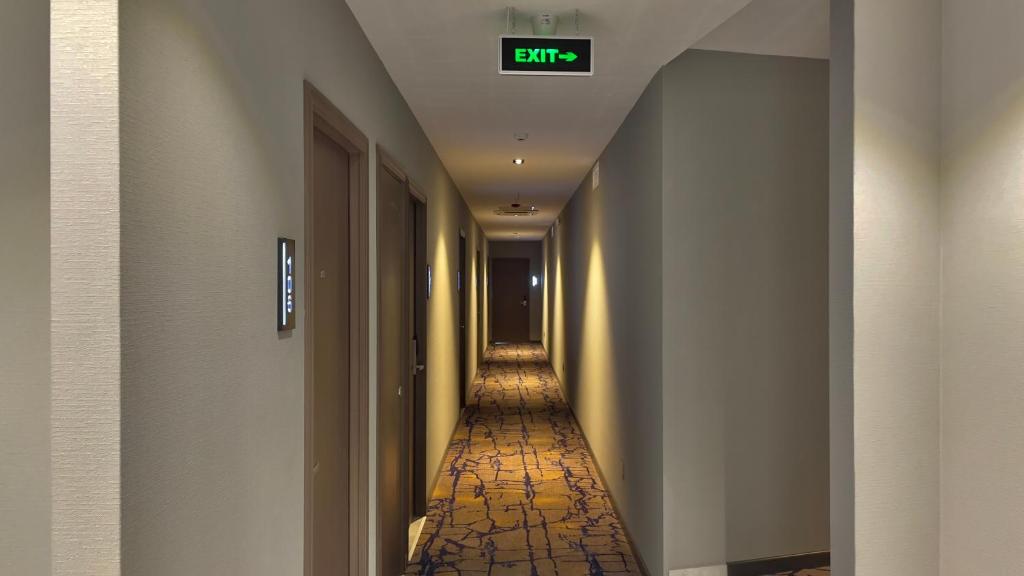 Budget King Size Room – Included Breakfast