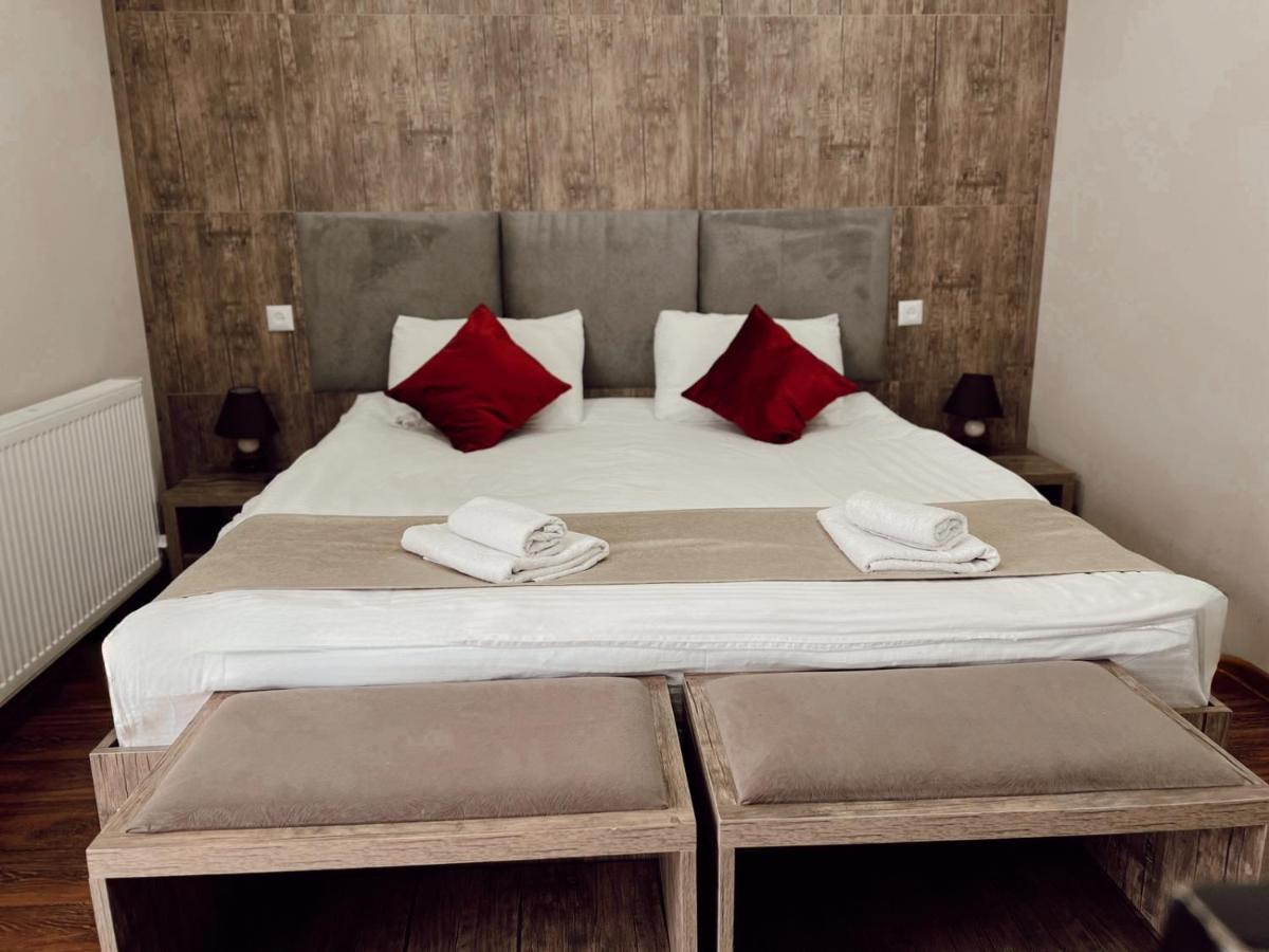 Standard King Size Room – Room Only