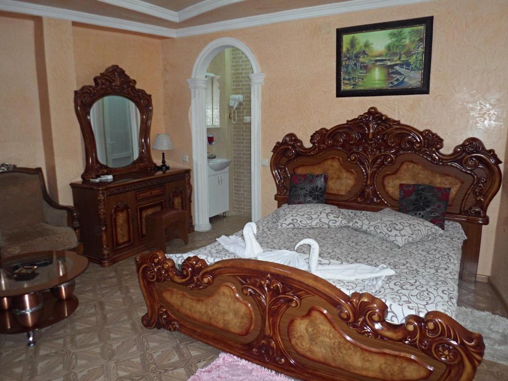 Standard King Size Room – Room Only