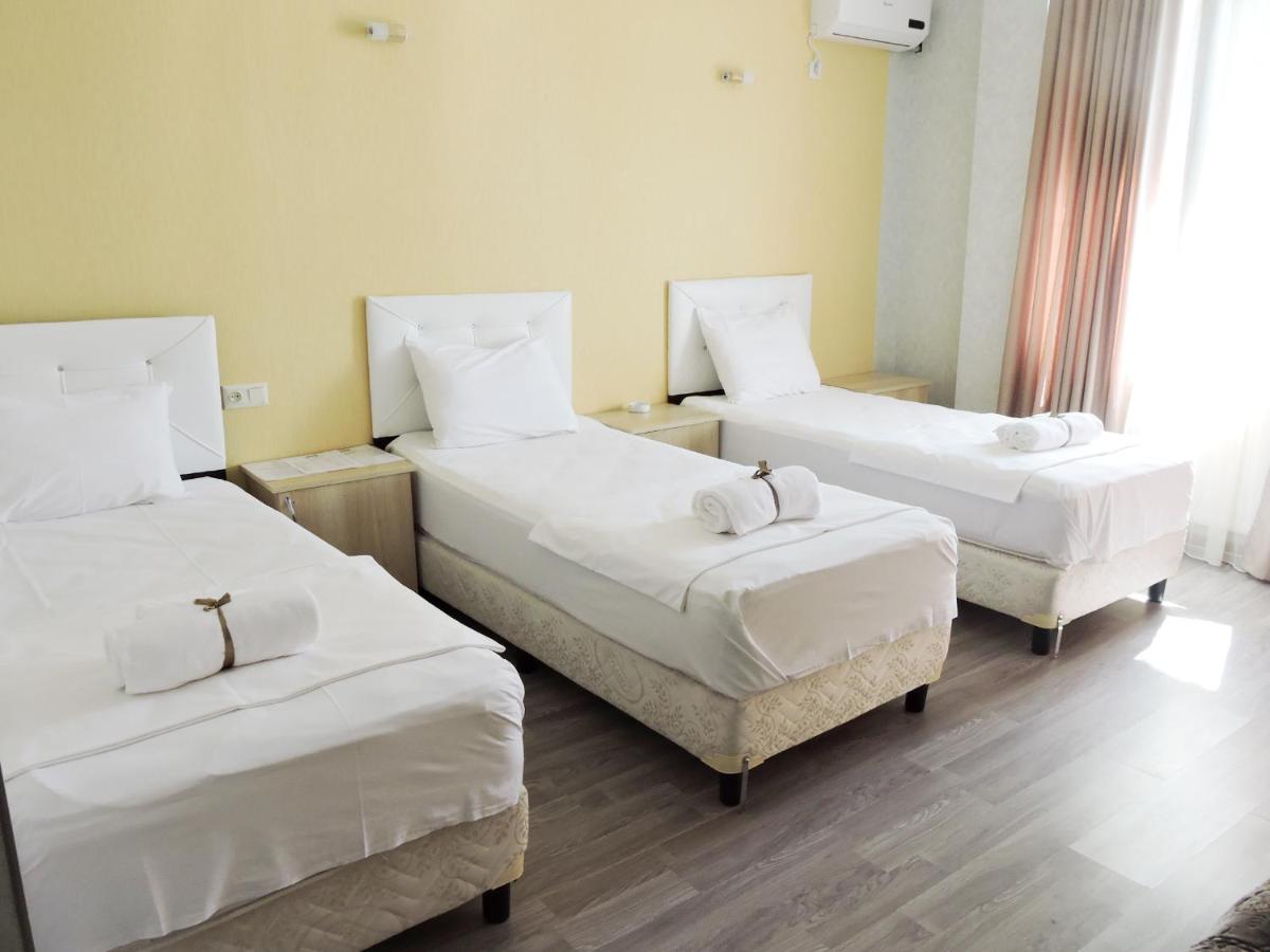 Standard Triple Room – Included Breakfast