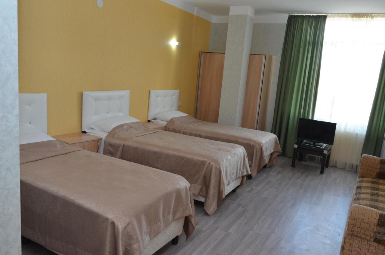 Standard Triple Room – Included Breakfast