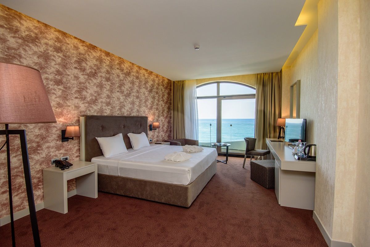 Standard King Size Room With Sea View – Included Breakfast