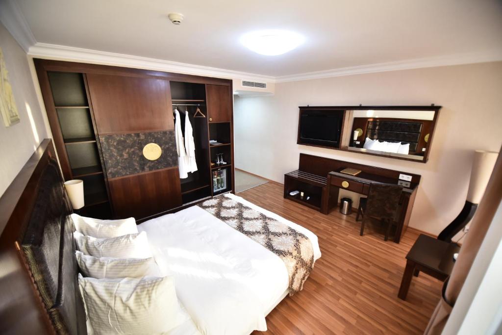 Standard King Size Room – Included Breakfast