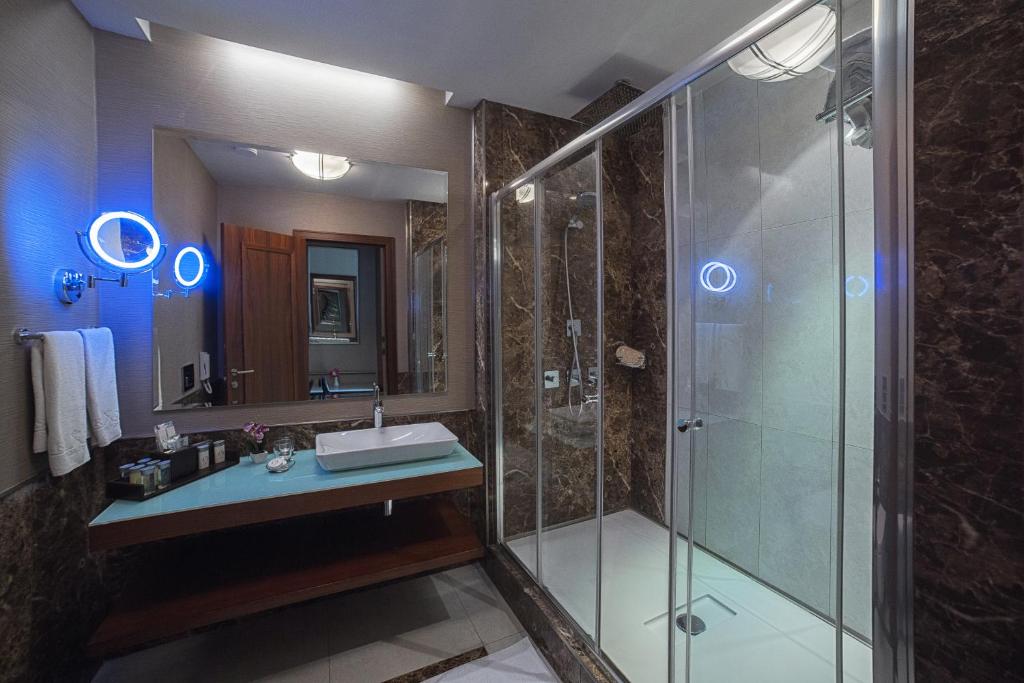 Deluxe Twin Room with View – Included Full Board With Treatment