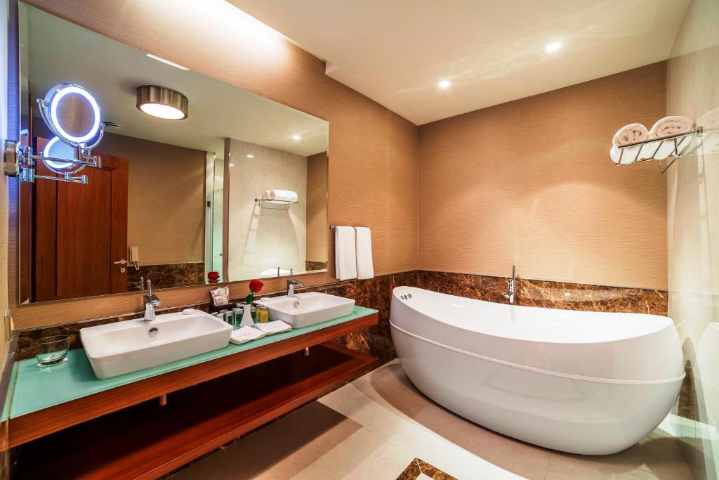 Junior Suite King Size Room – Included Full Board With Treatment