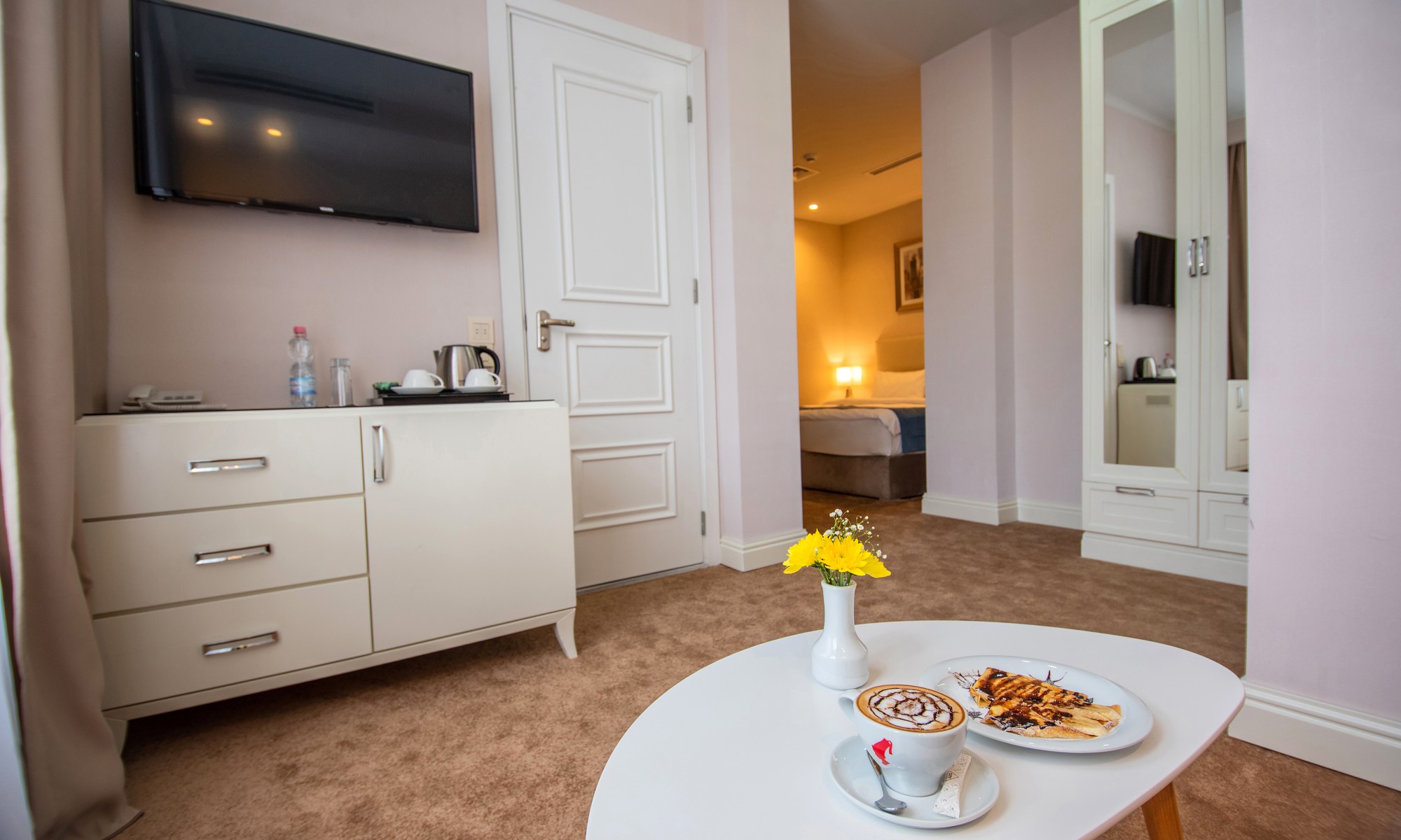 Junior Suite King Size Room – Included Breakfast