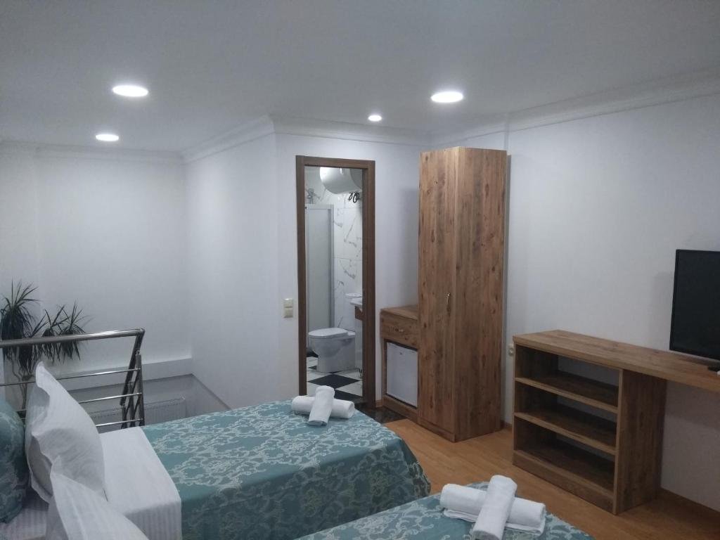 Standard Triple Room – Included Breakfast