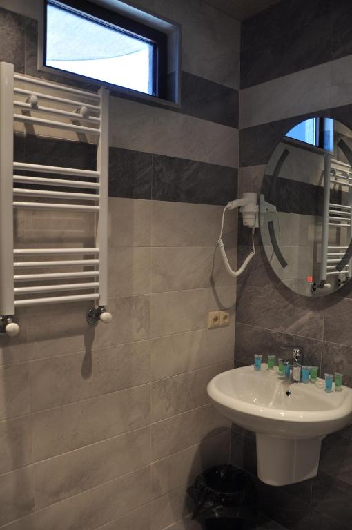 Comfort King Size Room – Included Breakfast