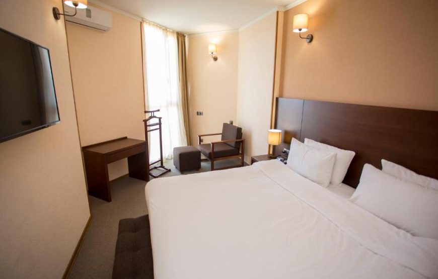 Suite Room With Sea View For 4 Persons – Included Breakfast