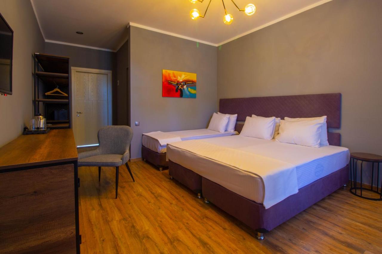 Standard Triple Room – Included Breakfast