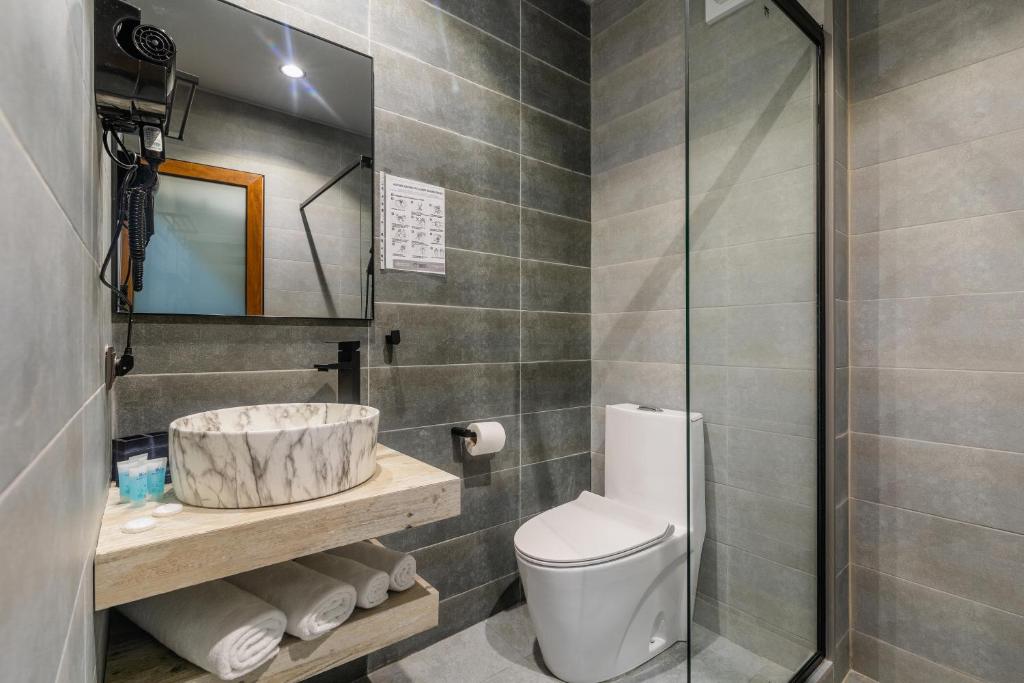 Standard Triple Room – Included Breakfast