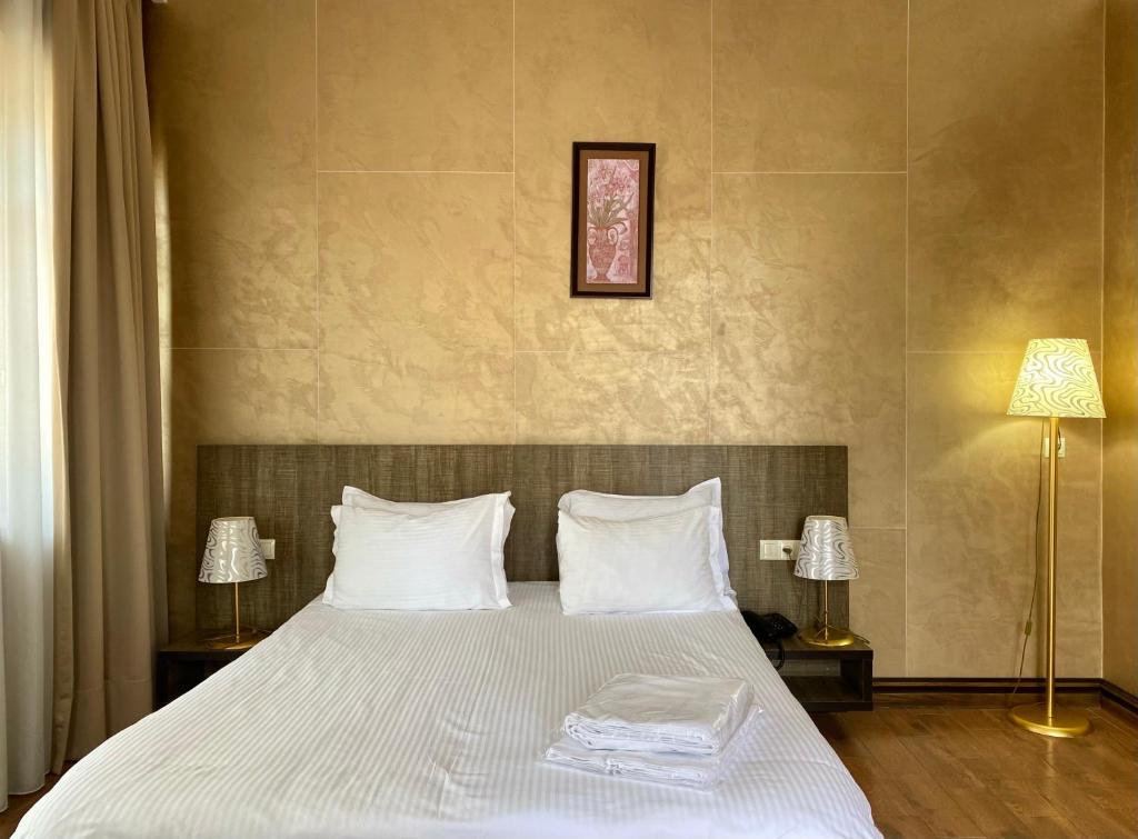 Standard King Size Room – Included Breakfast