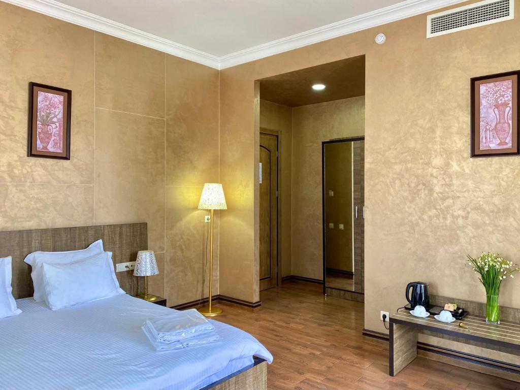 Standard King Size Room – Included Breakfast