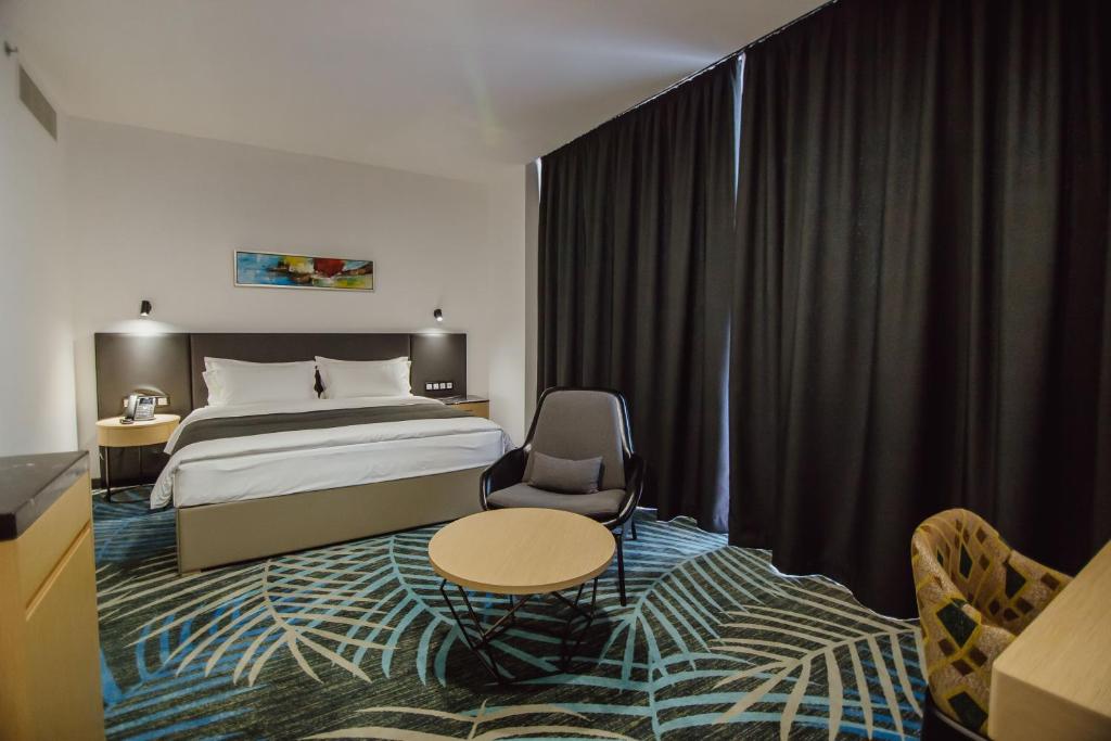 Junior Suite King Size Room – Included Breakfast