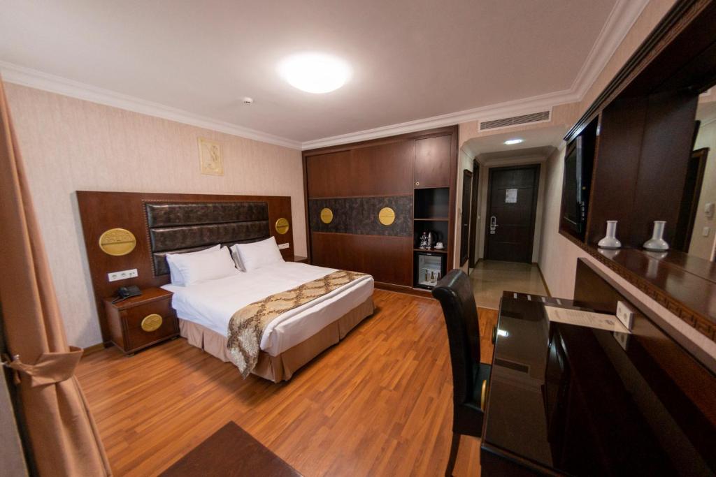 Standard King Size Room – Included Breakfast