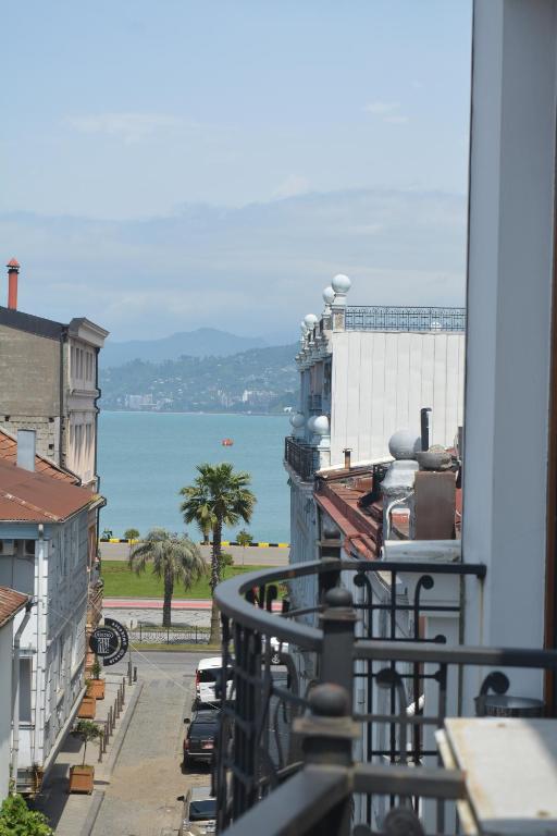 Family Room Sea & Town View For 4 Persons – Included Breakfast
