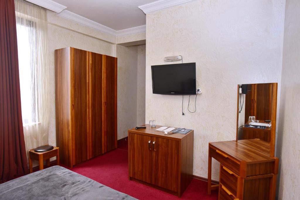 Standard Double With Balcony – Included Breakfast