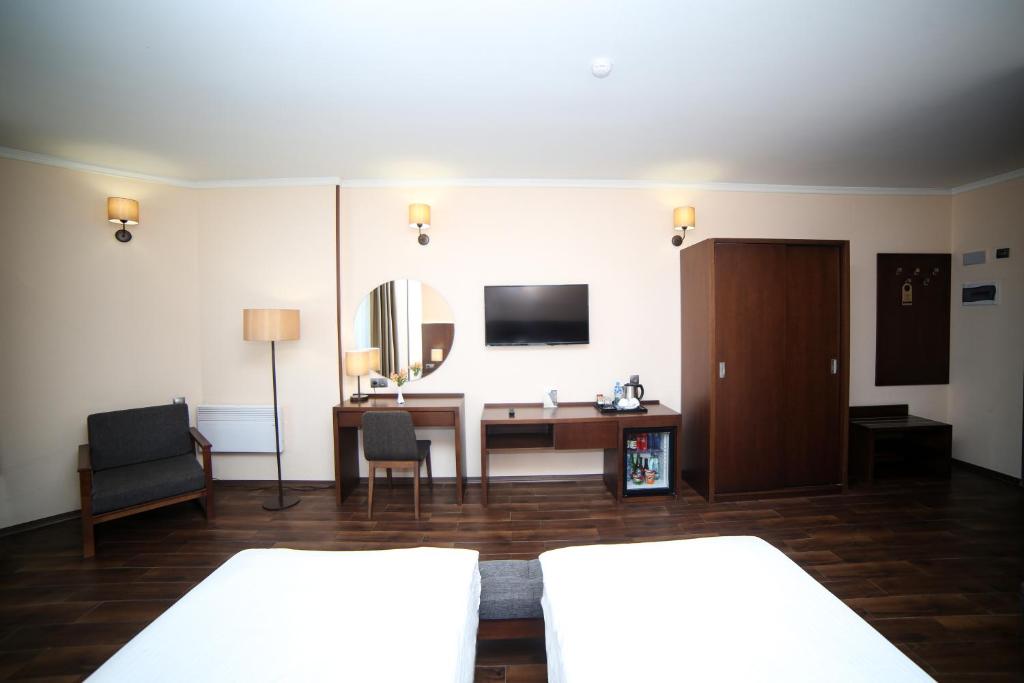 Standard Twin Room With Sea View – Included Breakfast
