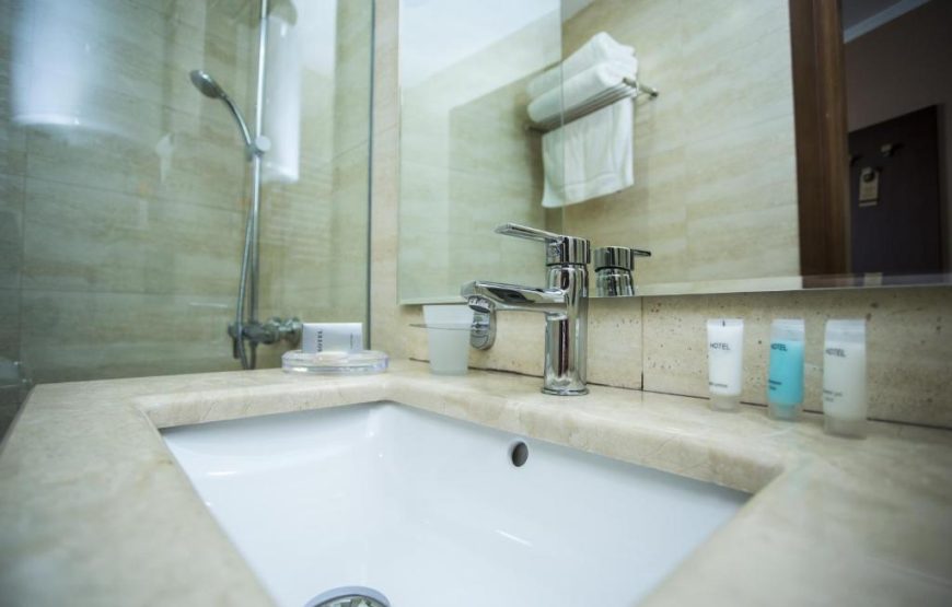 Suite Room With Sea View For 4 Persons – Included Breakfast