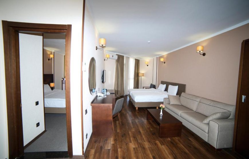 Suite Room With Sea View For 4 Persons – Included Breakfast