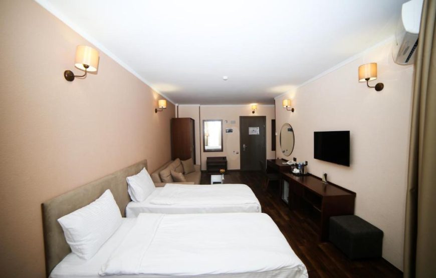Suite Room With Sea View For 4 Persons – Included Breakfast