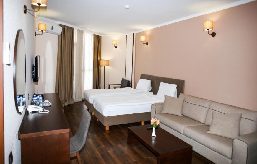 Suite Room With Sea View For 4 Persons – Included Breakfast