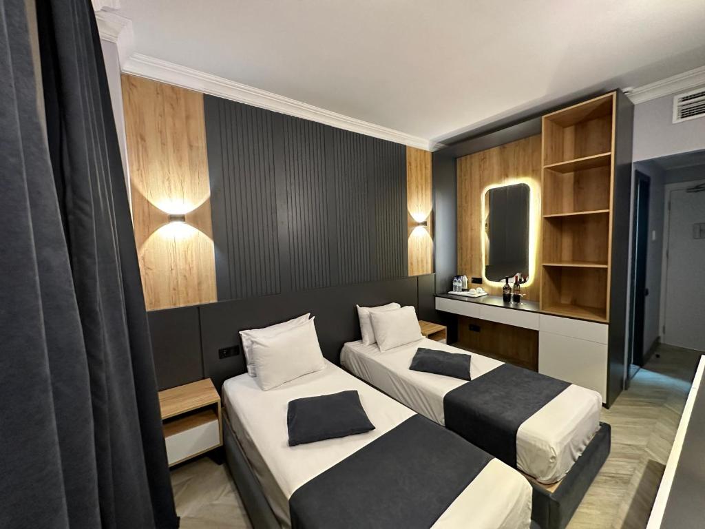 Standard Twin Room With Balcony – Included Breakfast