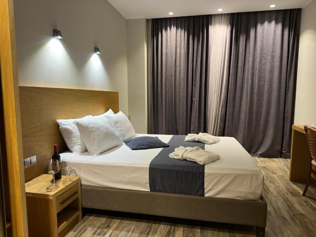 Standard King Size Room With Balcony – Included Breakfast