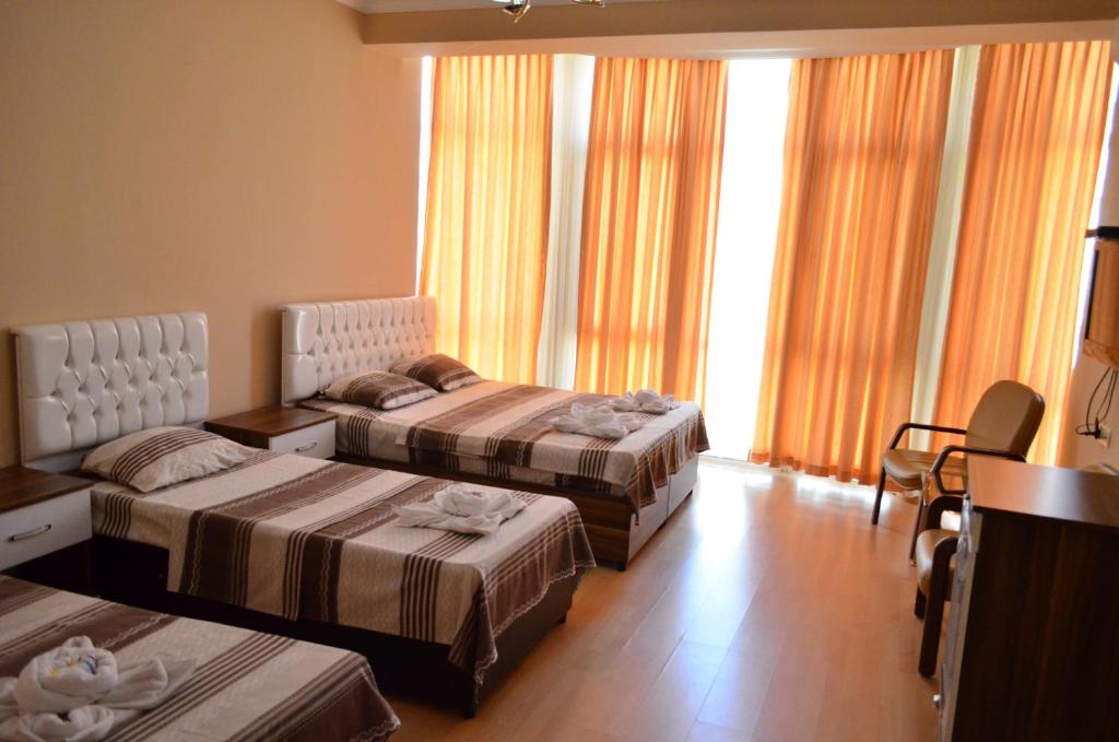 Standard Quadruple Room – Room Only