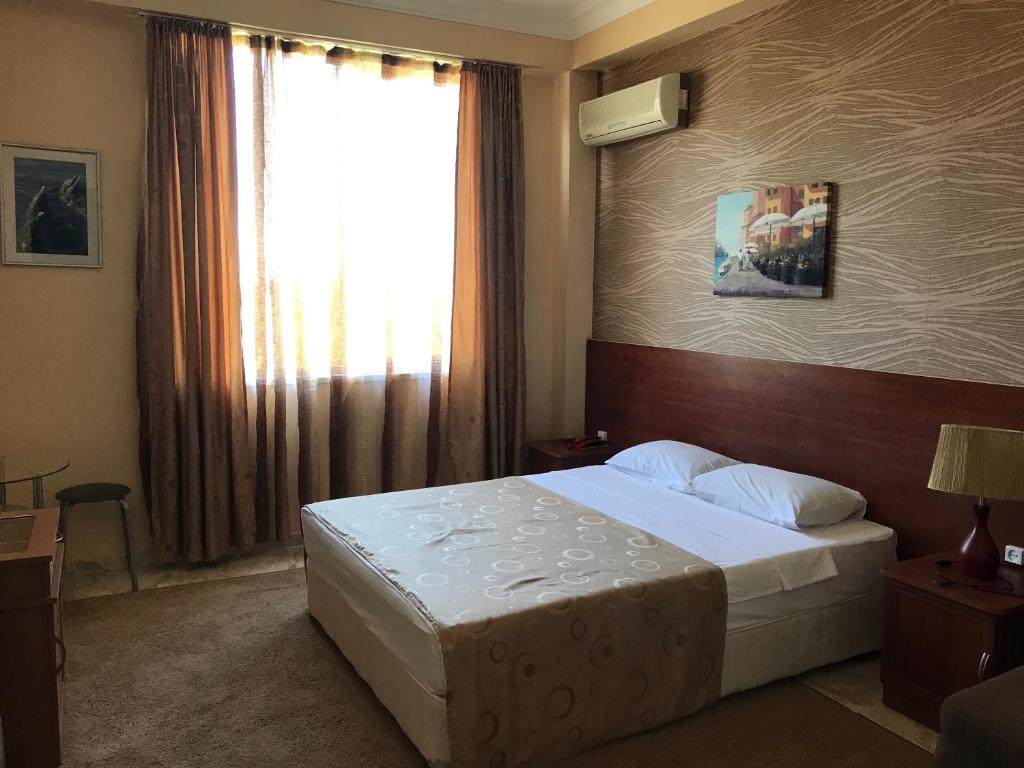 Standard King Size Room – Included Breakfast