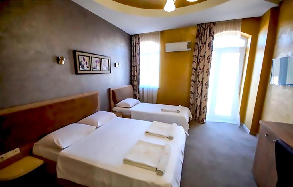 Standard Triple Room – Room Only