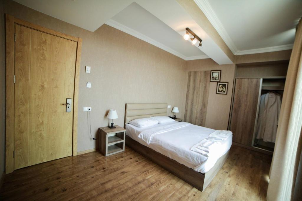 Standard King Size Room – Included Breakfast