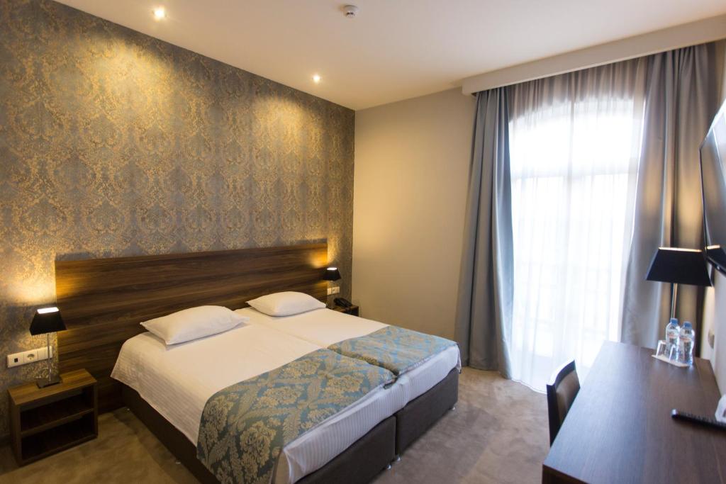 Standard King Size Room – Included Breakfast