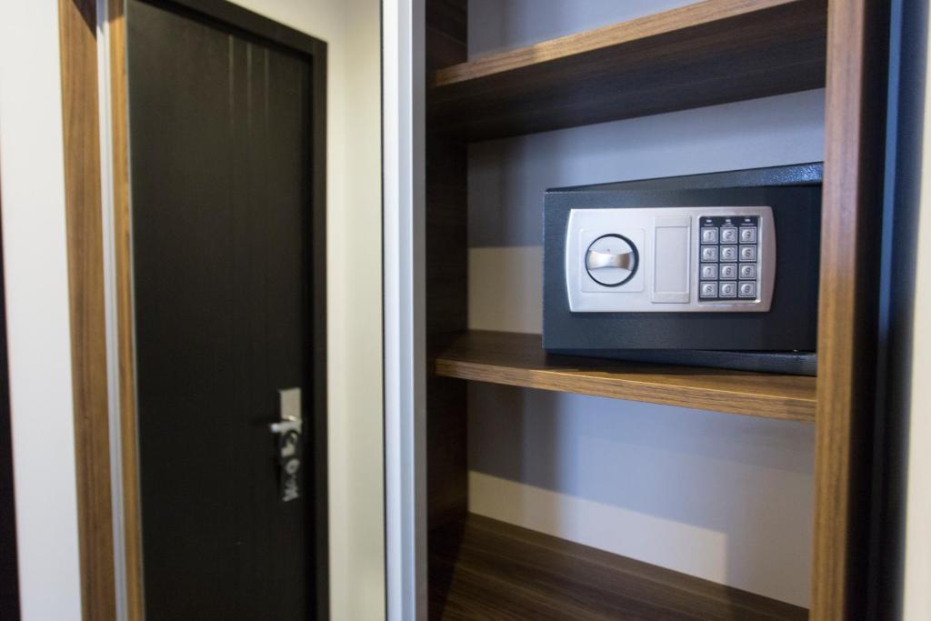 Deluxe Twin Room – Included Breakfast