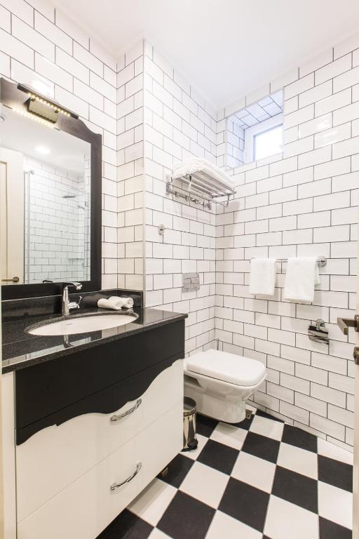 Standard Twin Room – Included Breakfast