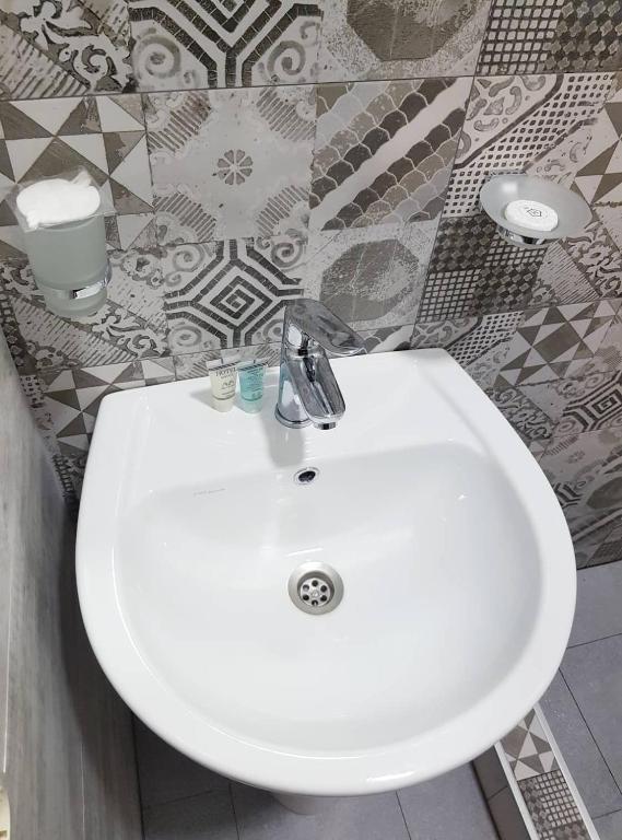 Deluxe Twin Room – Included Breakfast