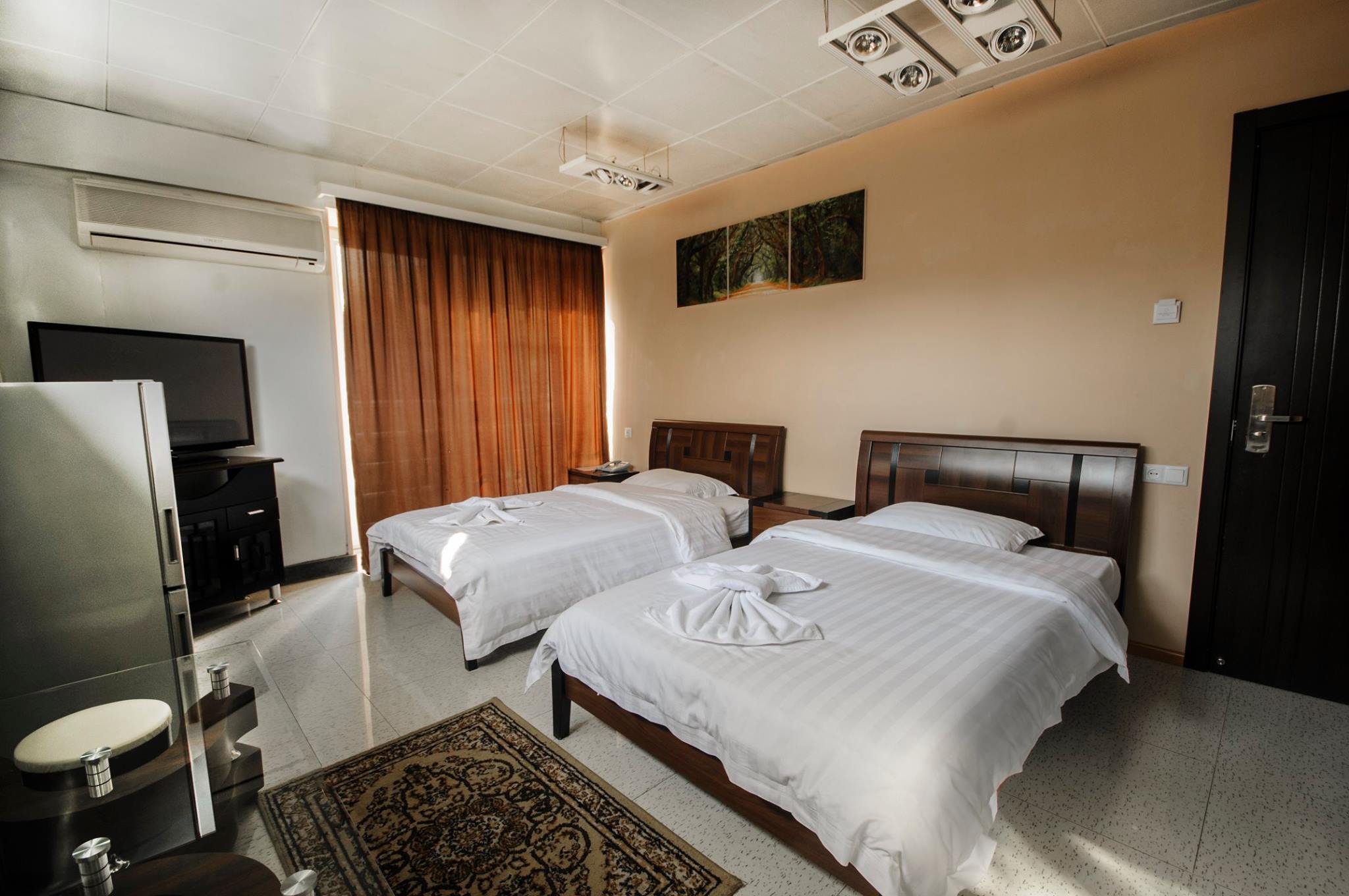 Deluxe Twin Room – Included Breakfast