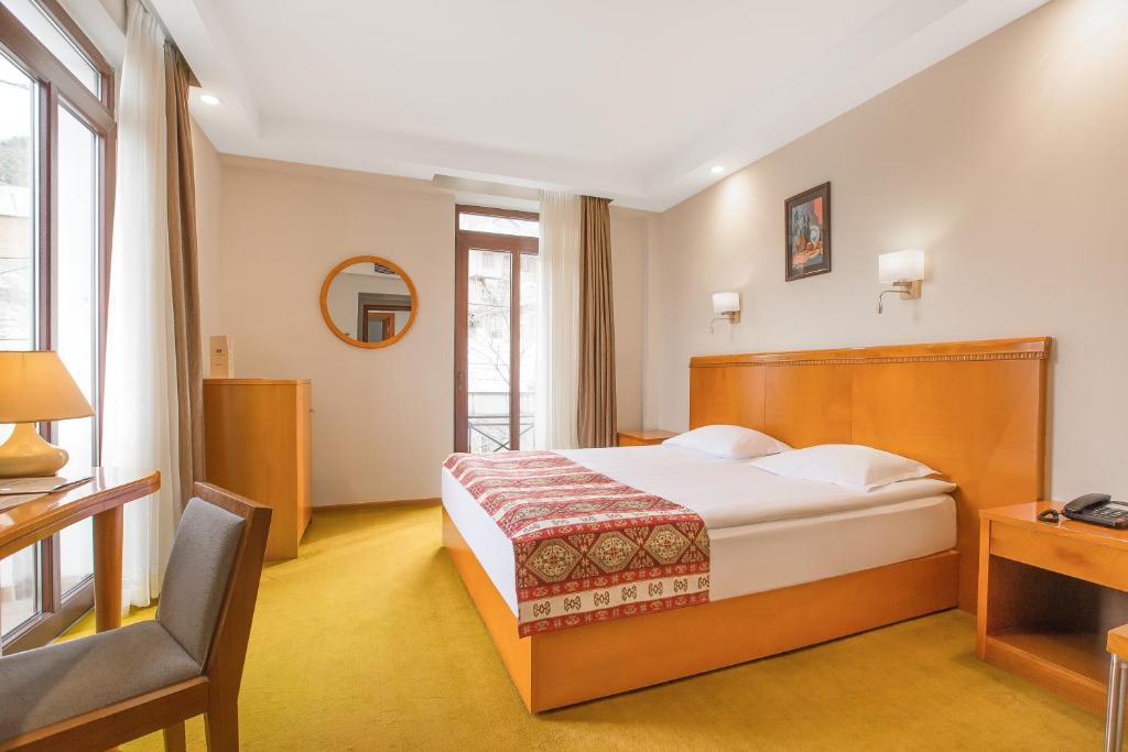 Standard King / Twin Room – Included Breakfast