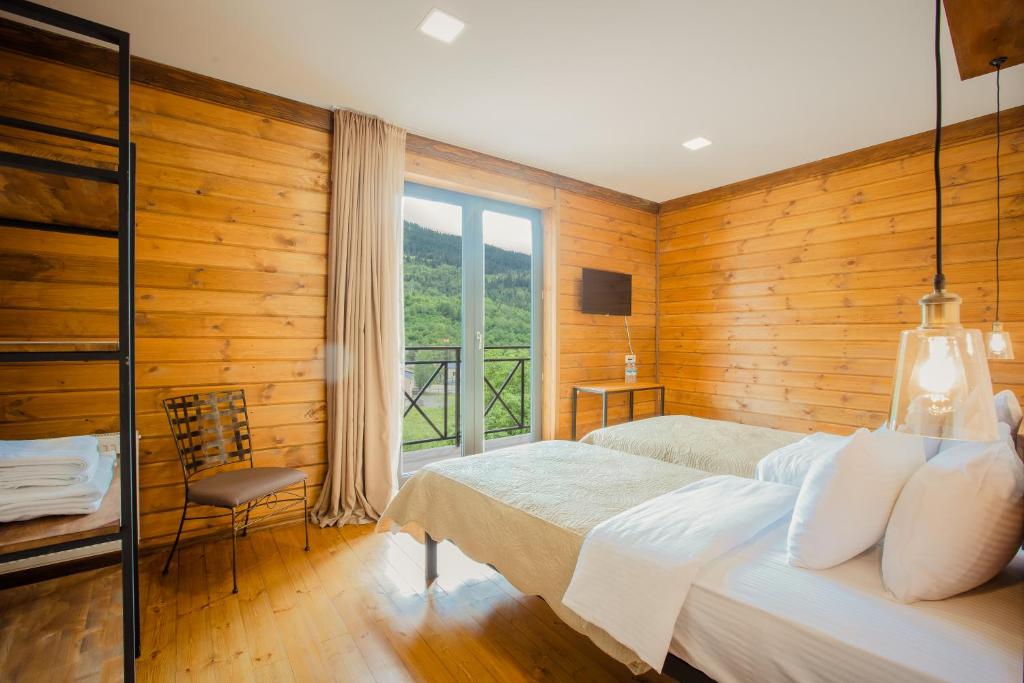 Family Twin Room – Included Breakfast