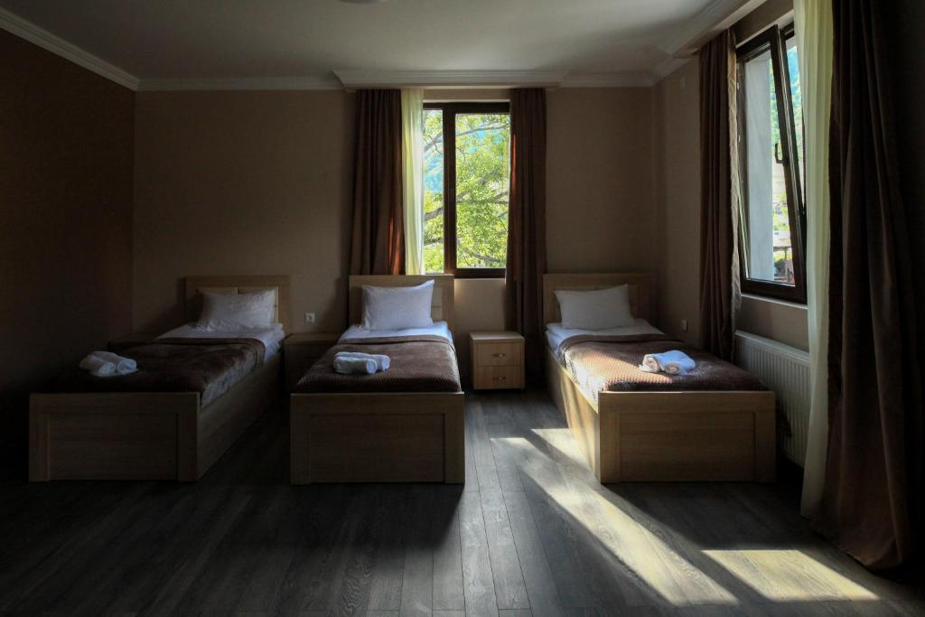 Deluxe Triple Room – Included Breakfast