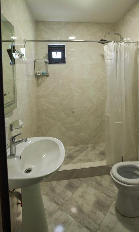 Deluxe Triple Room – Included Breakfast