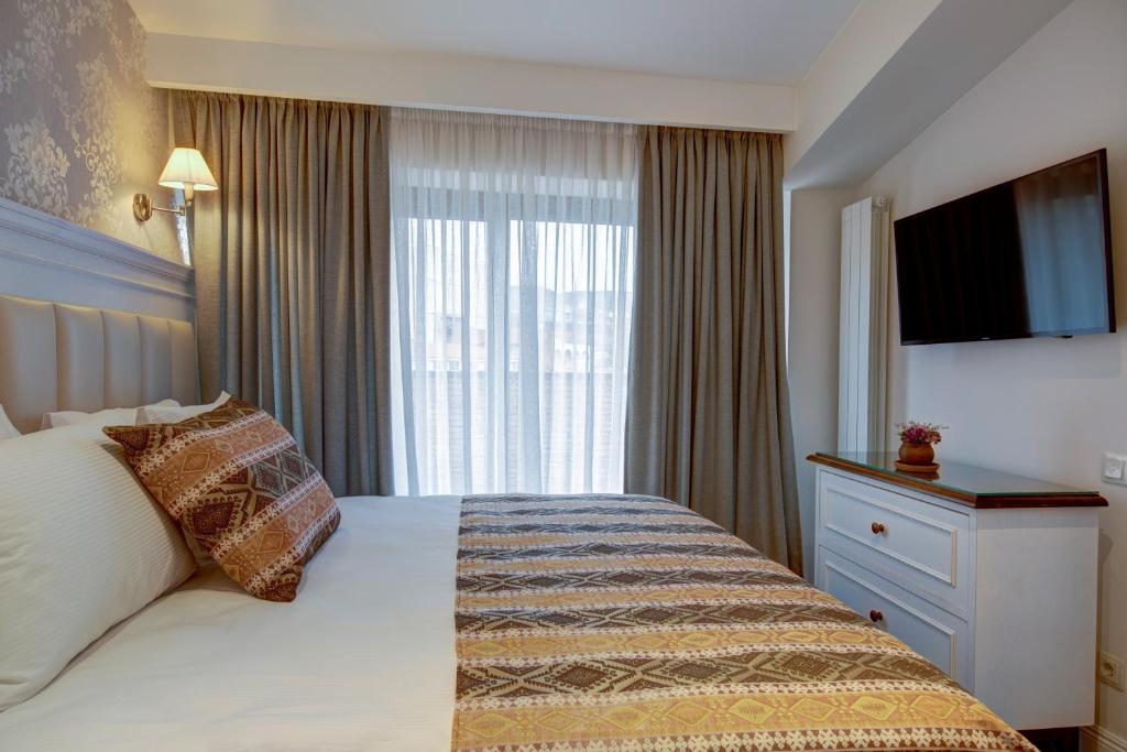 Junior King Size Suite – Included Breakfast