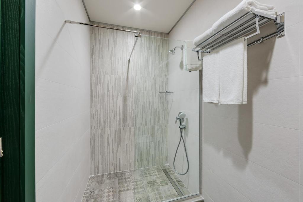 Standard King Size Room – Included Breakfast