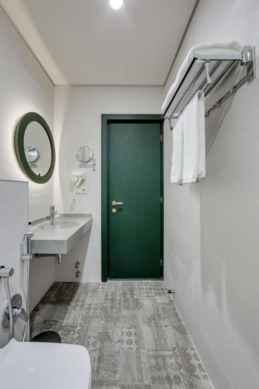 Superior King Size Room – Included Breakfast