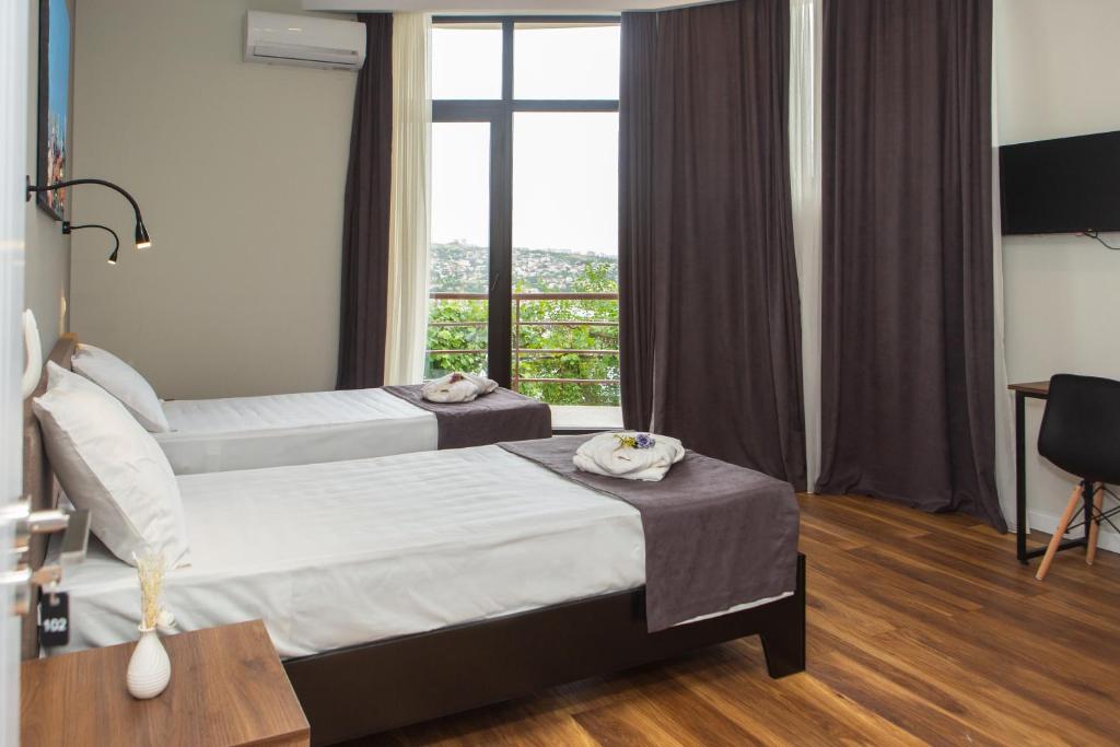 Twin Room With Terrace – Included Breakfast