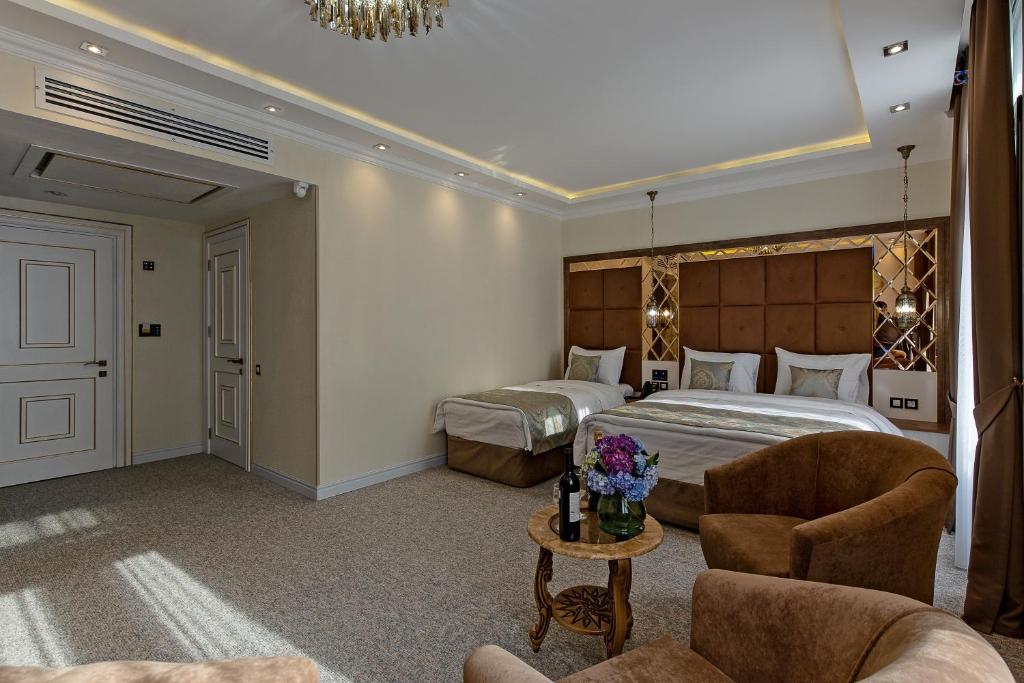 Deluxe Triple Room – Included Brekfast