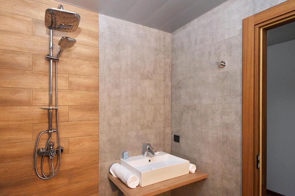 Delux Twin Room – Included Breakfast